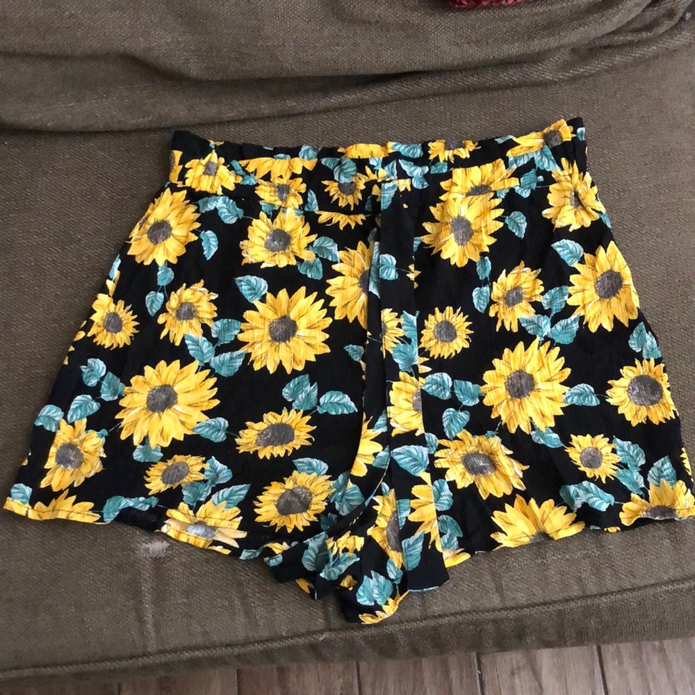 Sunflower short